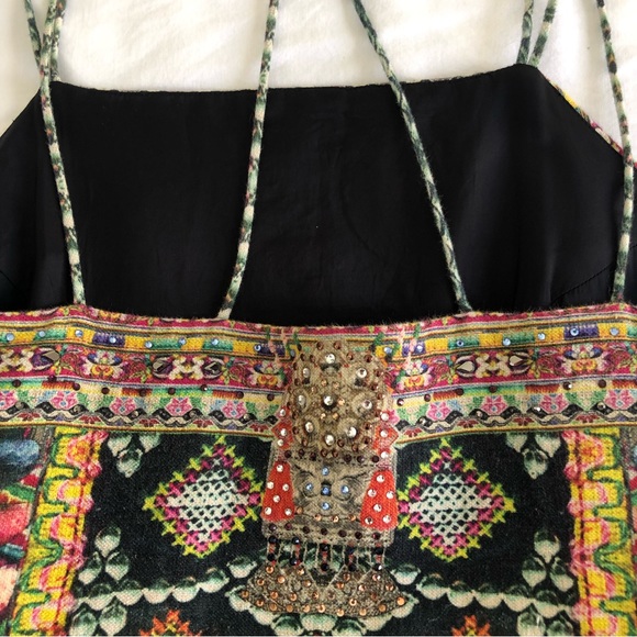 Beautiful Camila Dress with lots of details - Picture 8 of 10